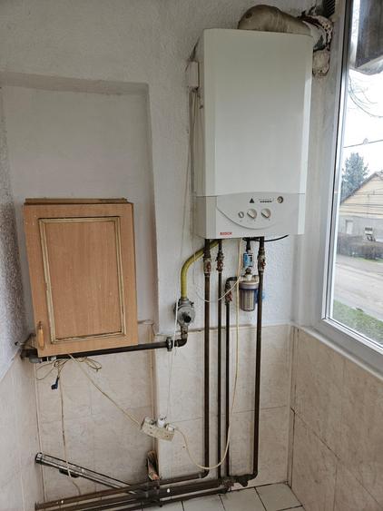 Apartament cu 3 camere decomandat, mobilat în Lipovei