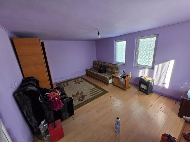 Casă cu 4 camere cu Teren 497 Mp în Dragomirești-Deal