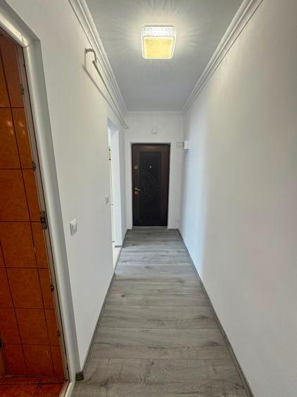 Apartament cu 2 camere semidecomandat în Podu Roș