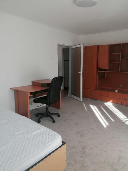 Apartament cu 3 camere decomandat în Mărăști