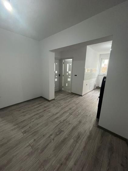 Apartament cu 3 camere decomandat în Gălăuțaș