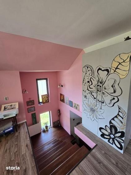 Casă cu 5 camere cu Teren 800 Mp în Mărgineni