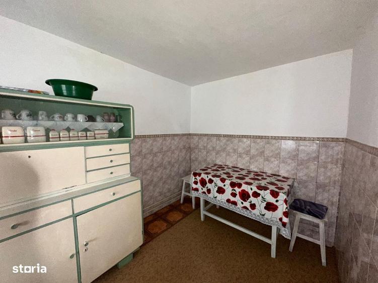 Casă cu 4 camere în Coțofenești