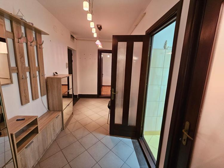 Apartament cu 3 camere decomandat în Ultracentral
