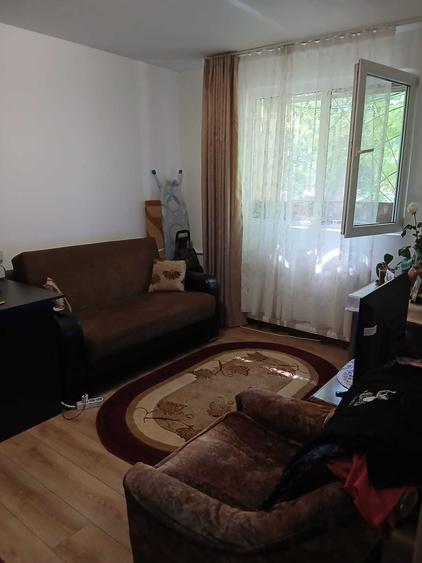 Apartament cu 2 camere semidecomandat în Progresul
