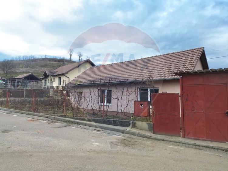 Casă cu 3 camere cu Teren 545 Mp în Central