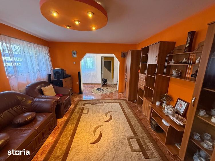 Casă cu 6 camere cu Teren 6300 Mp în Provița de Jos