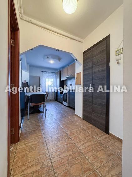 Garsonieră decomandată în Decebal