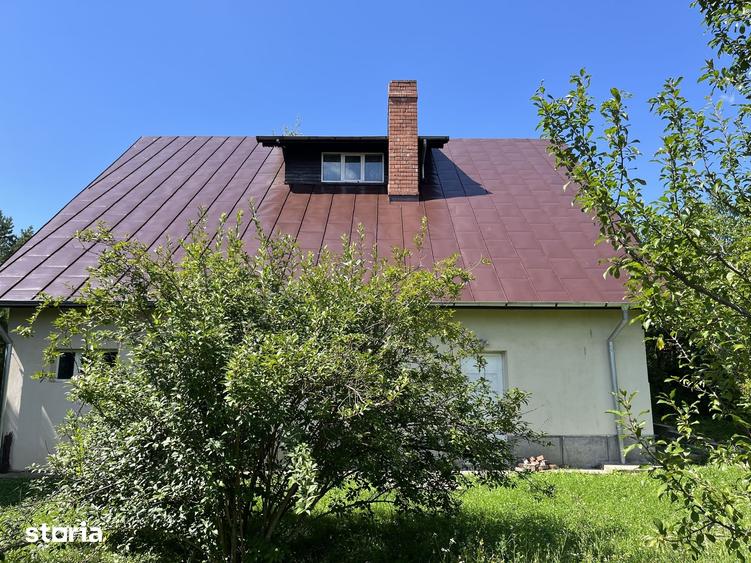 Casă cu 8 camere cu Teren 2530 Mp în Măneciu
