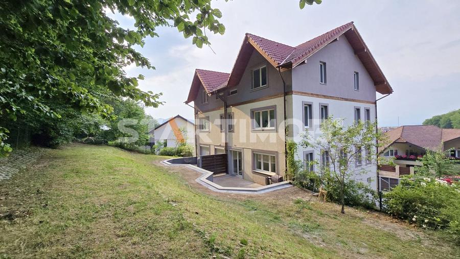 Casă individuală cu 5 camere cu Canalizare în Noua