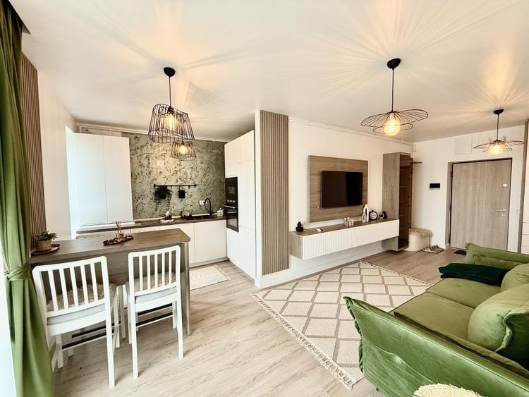 Apartament cu 2 camere nedecomandat, mobilat în Tomis Nord