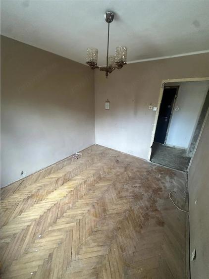 Decomandat la etajul 1 cu 2 balcoane, aproape de Mall - 10