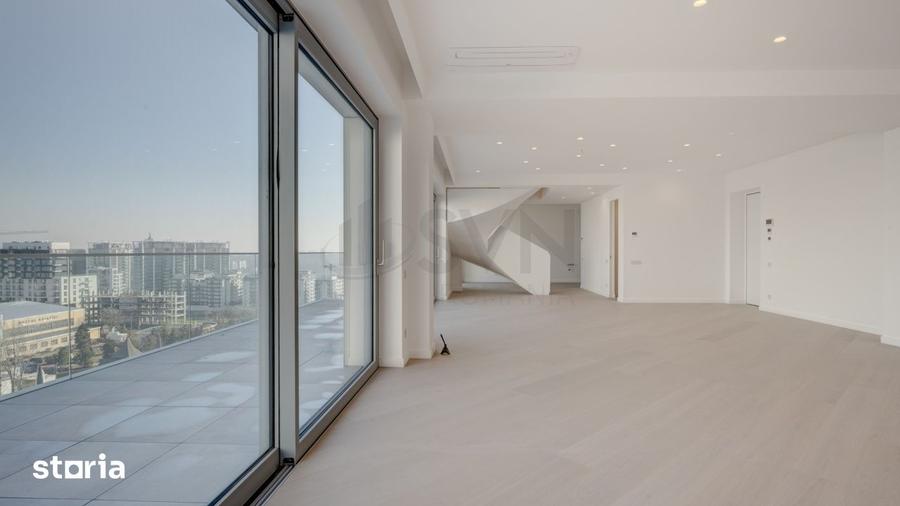 Apartament cu 4 camere decomandat în Pipera