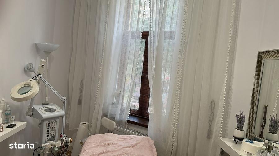 Apartament cu 3 camere semidecomandat în Dacia