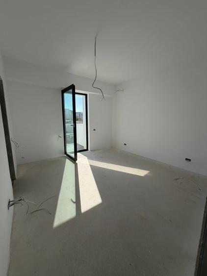Apartament cu 3 camere decomandat în P-ța Alba Iulia