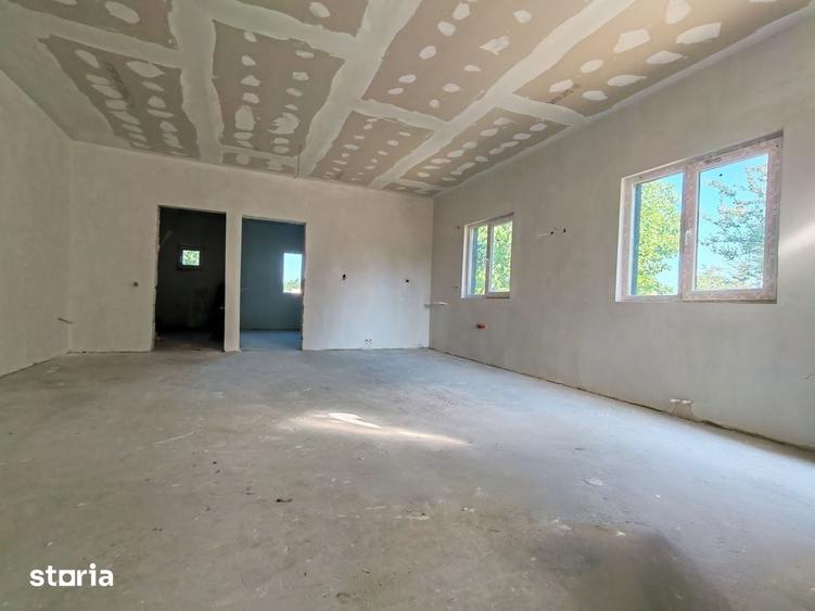 Casă cu 3 camere cu Teren 250 Mp în Lumina