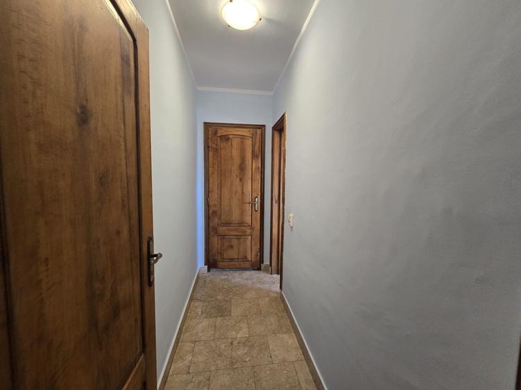 Apartament cu 3 camere decomandat, mobilat în Siliștea Snagovului