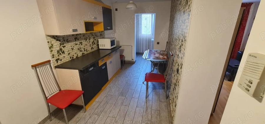 Apartament cu 3 camere decomandat în Central