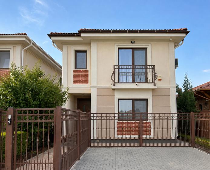 Duplex cu 4 camere cu Canalizare în Dumbrăvița