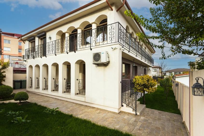 Casă individuală cu 6 camere cu Canalizare în Ovidiu