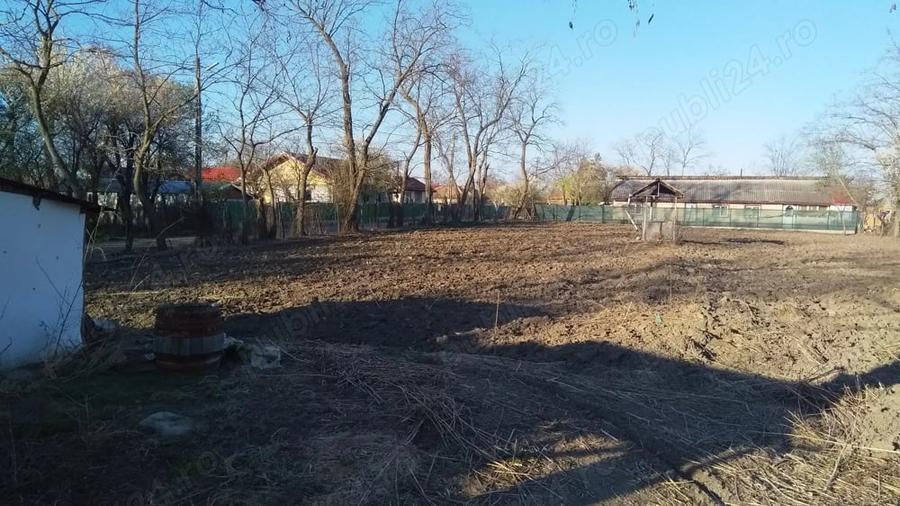 Teren de 1130 mp, în Bentu