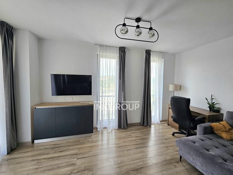 Apartament cu 2 camere semidecomandat, mobilat în Zorilor