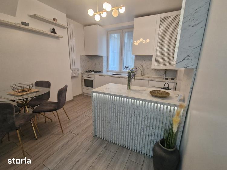 Apartament cu 2 camere decomandat în Central