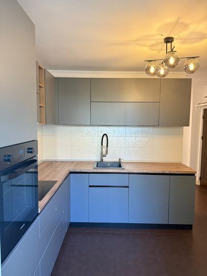 Apartament cu 3 camere semidecomandat, mobilat în Circumvalațiunii