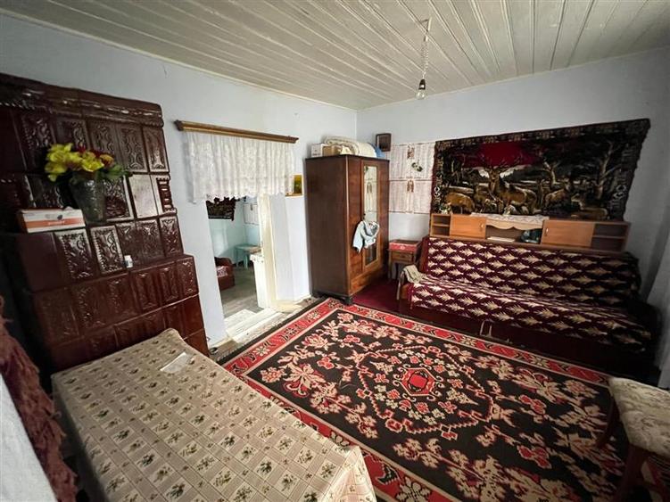 Casă cu 3 camere cu Teren 2600 Mp în Gorban