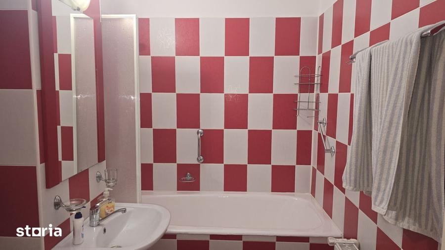 Apartament cu 2 camere decomandat în Liliacului
