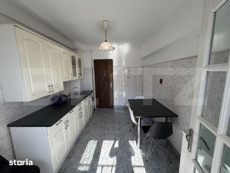 Apartament cu 3 camere decomandat în Central