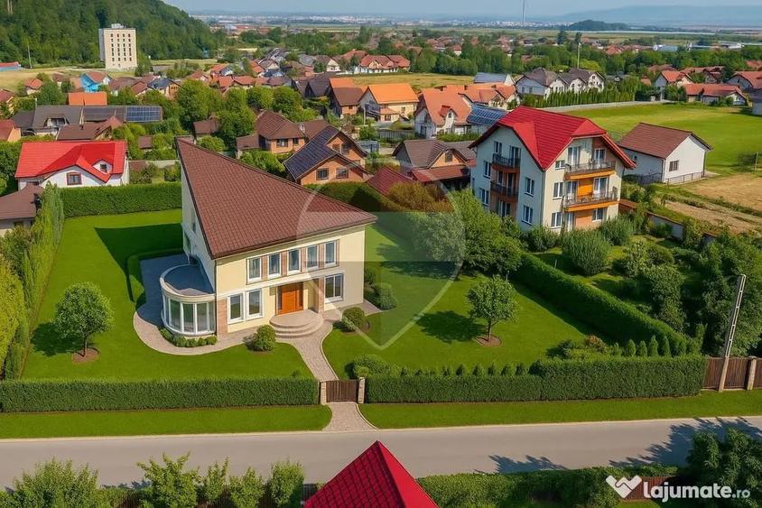 Casă cu 7 camere cu Teren 1322 Mp în Bunloc