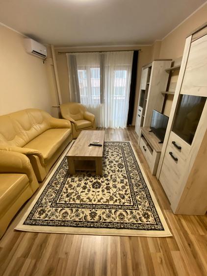 Apartament cu 2 camere semidecomandat, mobilat în Eroii Revoluției