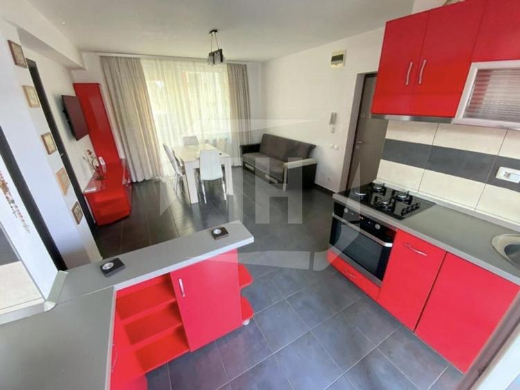 Apartament cu 3 camere semidecomandat, mobilat în Bună Ziua