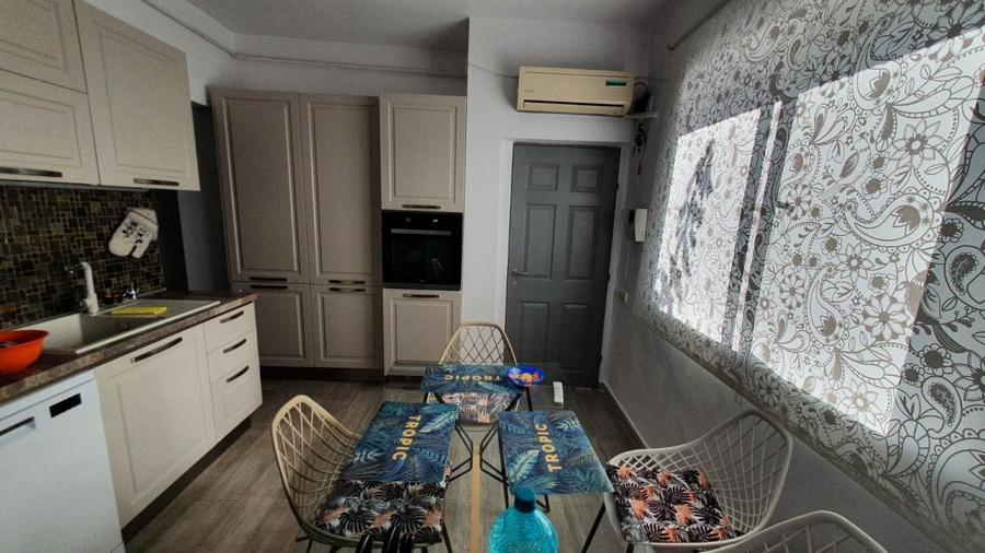 Casă individuală cu 5 camere cu Canalizare în Ultracentral