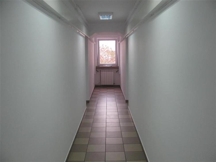 Birou, de 25 mp, în Regie
