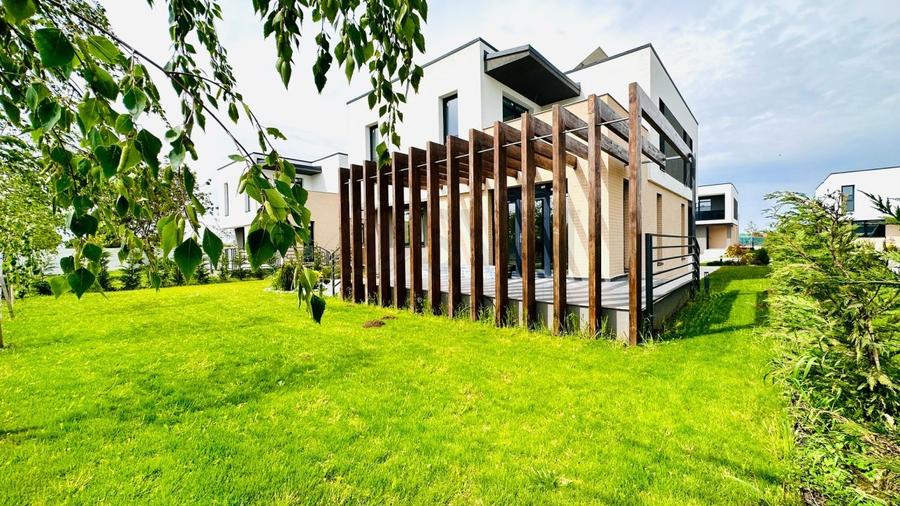 Casă individuală cu 5 camere cu Canalizare în Moara Vlăsiei