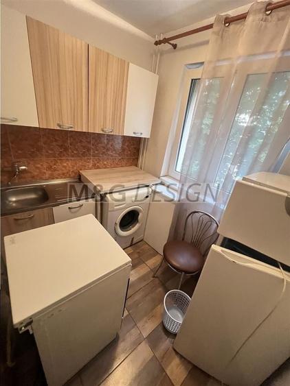 Garsonieră decomandată în Complex Studențesc