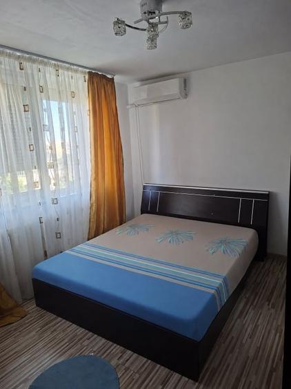 Apartament cu 3 camere decomandat, mobilat în Central