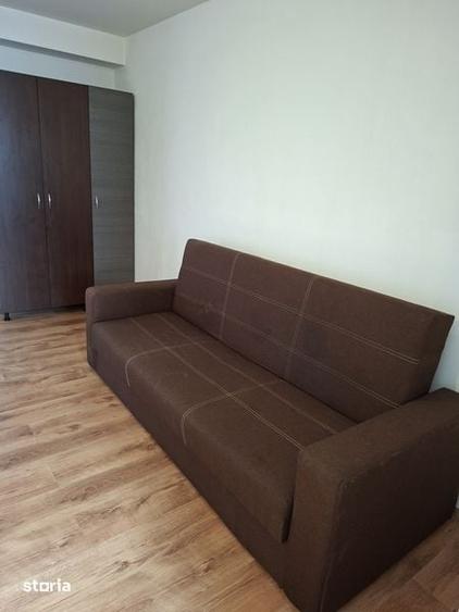 Garsonieră în Titan