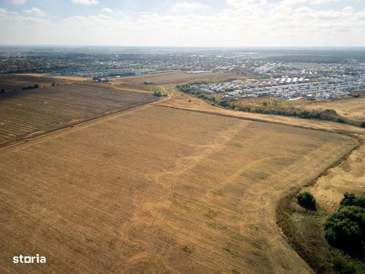 Teren de 16500 mp, în Tunari