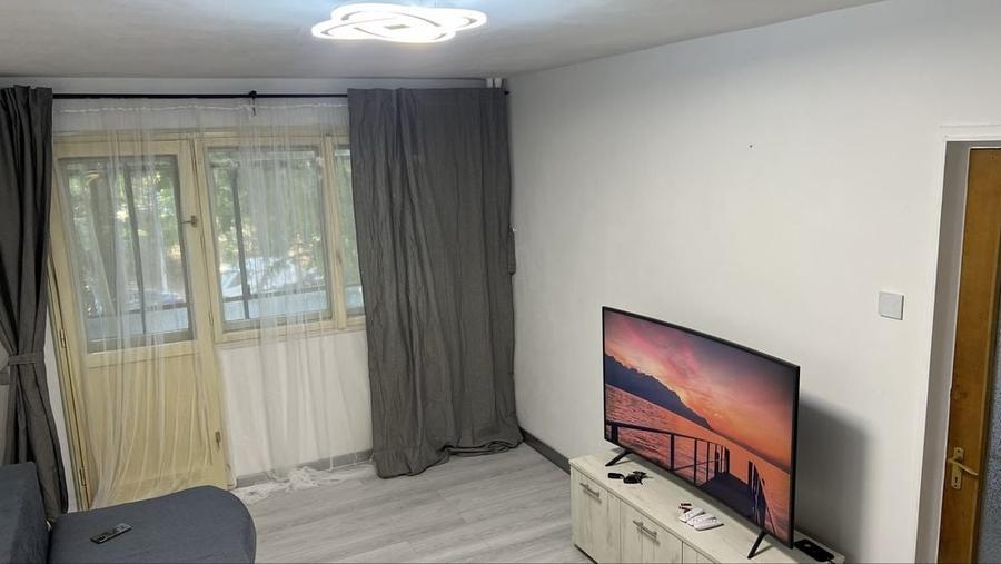 Apartament cu 2 camere semidecomandat în Mărăcineni