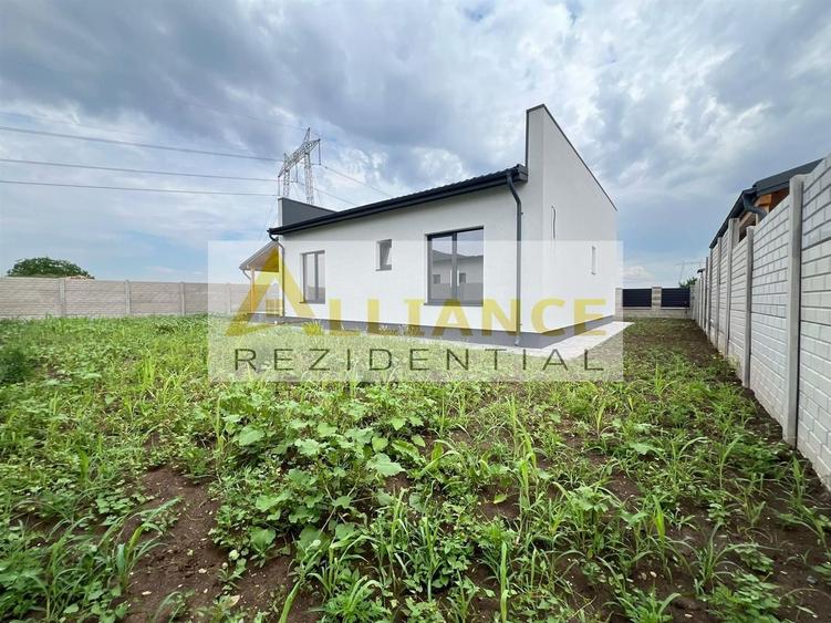 Casă individuală cu 3 camere decomandat cu Canalizare în Berceni