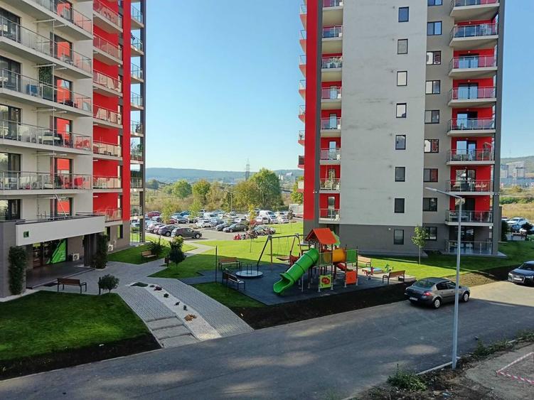 Apartament cu 2 camere decomandat în Exterior Vest