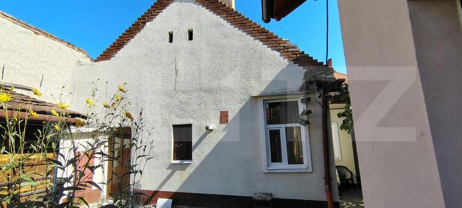 Casă individuală cu 4 camere cu Canalizare în Dâmbul Rotund