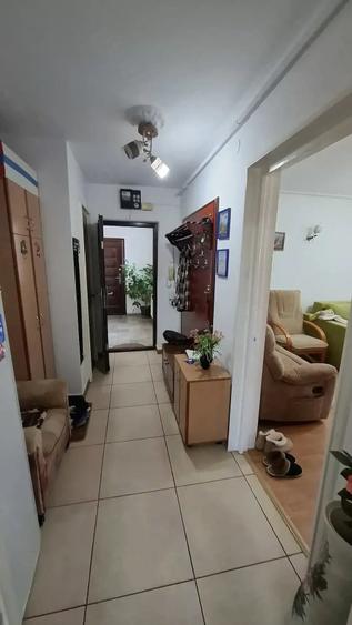 Apartament cu 2 camere decomandat în Drumul Taberei