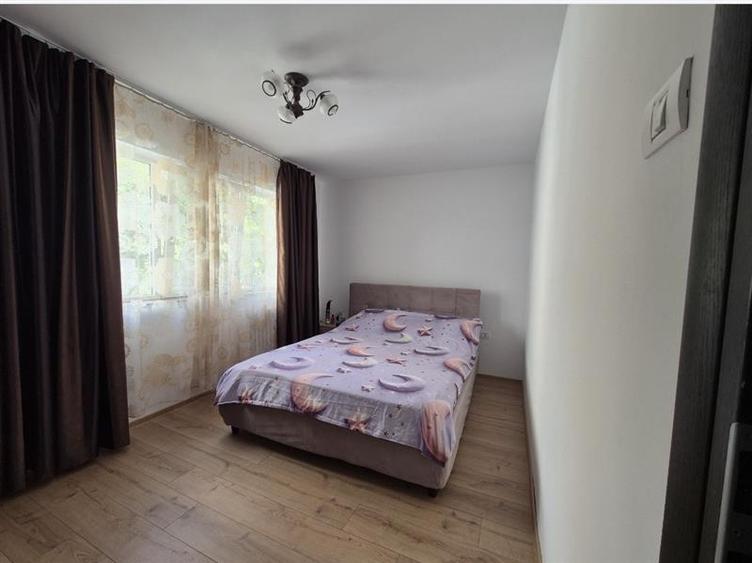 Apartament cu 3 camere semidecomandat, mobilat în Circumvalațiunii