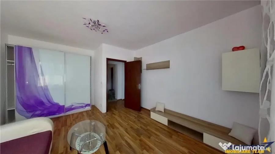 Garsonieră decomandată în Central