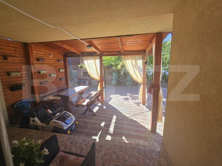 Casă individuală cu 6 camere cu Canalizare în Dezmir