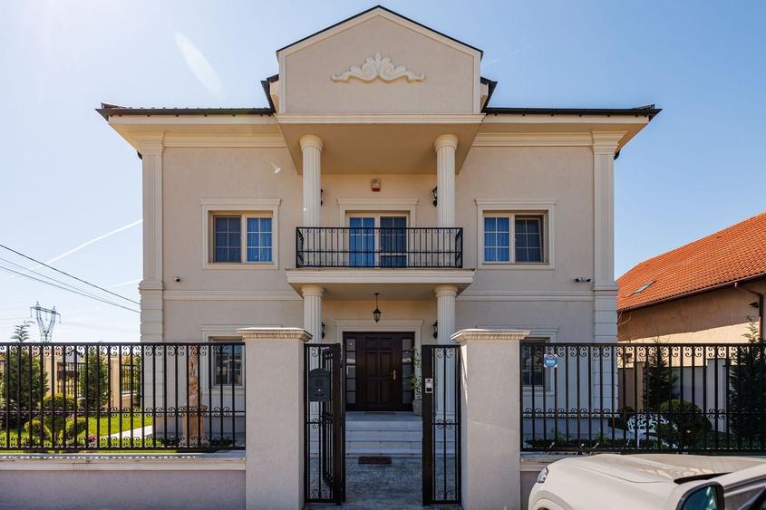 Casă cu 6 camere cu Piscina în Moșnița Nouă